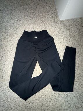 Crop Shop Boutique Black Ruched High-Waist Leggings